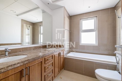 Villa in Bella Casa, Serena, Dubai 2 bedrooms, 172.52 sq.m. № 141095 - photo 16