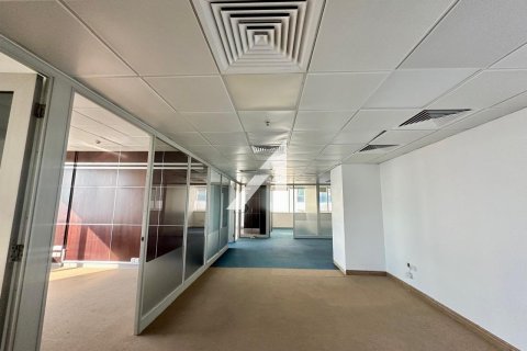 Bureau à Dubai, 179.6 m², № 67711 - photo 1