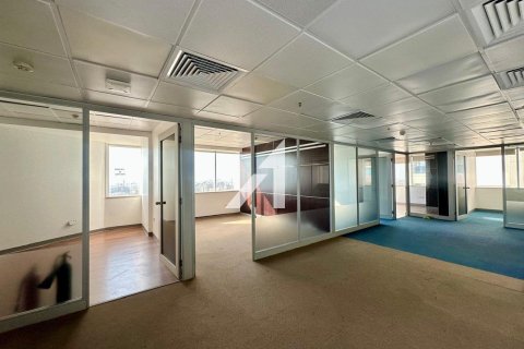 Bureau à Dubai, 179.6 m², № 67711 - photo 2