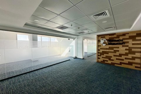 Bureau à Dubai, 179.6 m², № 67710 - photo 9