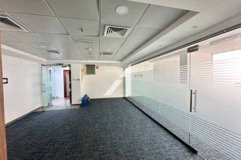 Bureau à Dubai, 179.6 m², № 67710 - photo 1