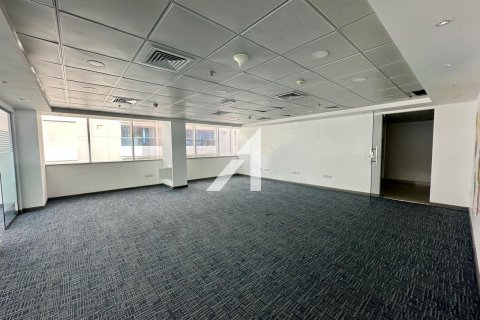 Bureau à Dubai, 179.6 m², № 67710 - photo 2