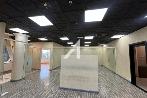Oficina en Dubai, 60.4 m², № 67709 - foto 9