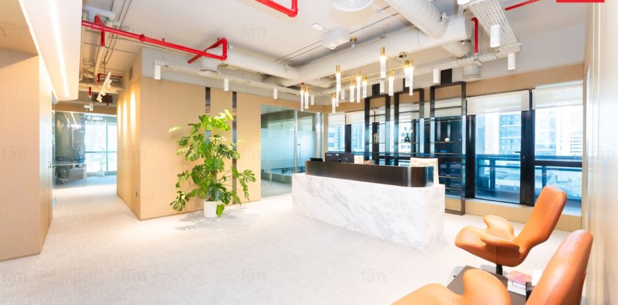 Commercial property in Dubai 662.9 sq.m. № 97814