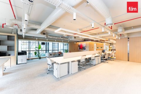 Commercial property in Dubai 662.9 sq.m. № 97814