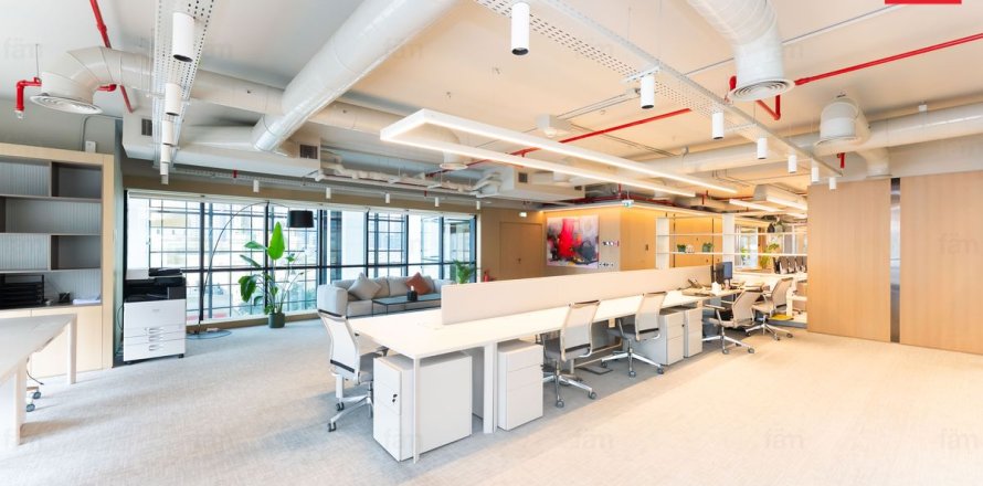 Commercial property in Dubai 662.9 sq.m. № 97814