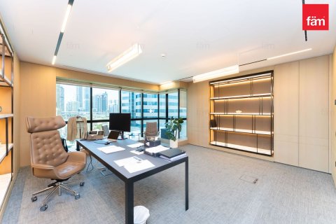 Commercial property in Dubai 662.9 sq.m. № 97814 - photo 10