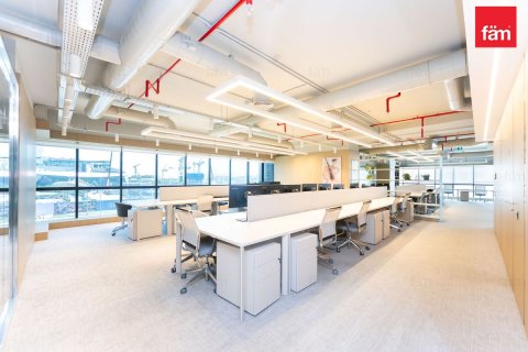 Commercial property in Dubai 662.9 sq.m. № 97814 - photo 14