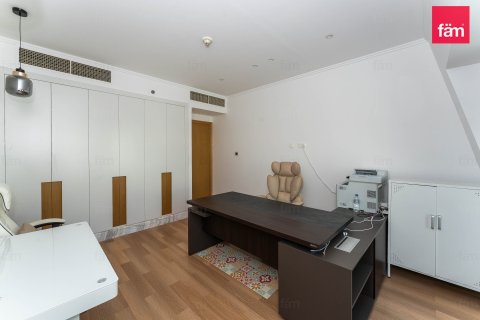 Apartment in Dubai 3 bedrooms, 267.8 sq.m. № 97806 - photo 12