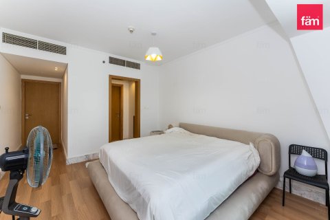 Apartment in Dubai 3 bedrooms, 267.8 sq.m. № 97806 - photo 11