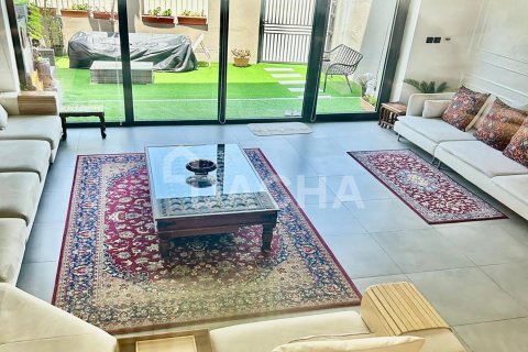 Villa in District 10, Jumeirah Village Circle, Dubai 4 bedrooms, 169 sq.m. № 104832 - photo 13