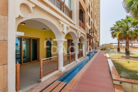Apartment in Marina Residences, Palm Jumeirah, Dubai 2 bedrooms, 183 sq.m. № 104915 - photo 17