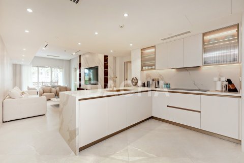 Apartment in Marina Residences, Palm Jumeirah, Dubai 2 bedrooms, 183 sq.m. № 104915 - photo 6