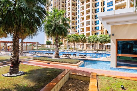 Apartment in Marina Residences, Palm Jumeirah, Dubai 2 bedrooms, 183 sq.m. № 104915 - photo 16