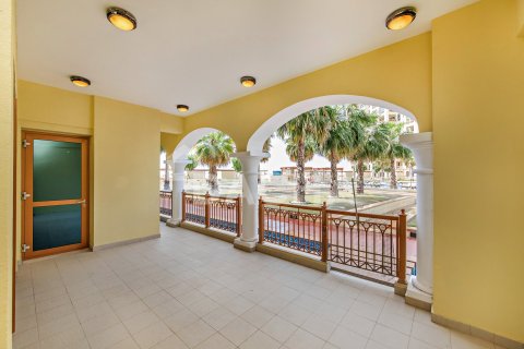 Apartment in Marina Residences, Palm Jumeirah, Dubai 2 bedrooms, 183 sq.m. № 104915 - photo 9