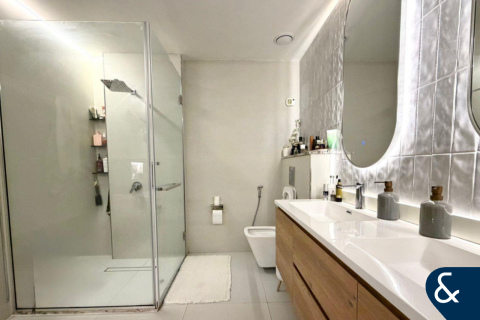 Купить квартиру в Даунтаун Дубай (Даунтаун Бурдж Дубай), Дубай: 2 спальни, 135м², № 98487 - фото 9