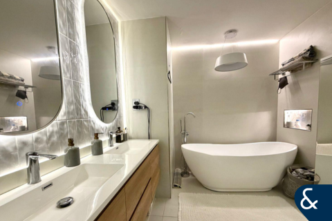 Купить квартиру в Даунтаун Дубай (Даунтаун Бурдж Дубай), Дубай: 2 спальни, 135м², № 98487 - фото 8