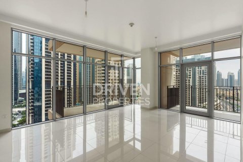 Apartment in BLVD Crescent, Downtown Dubai (Downtown Burj Dubai), Dubai 2 bedrooms, 155.24 sq.m. № 126674 - photo 2