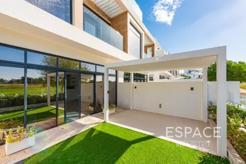 Villa à Jumeirah Luxury, Jumeirah Golf Estates, Dubai, 4 chambres, 317 m², № 61636 - photo 2