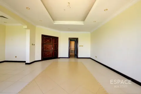 Villa à Palm Jumeirah, Dubai, 5 chambres, 623 m², № 61634 - photo 2