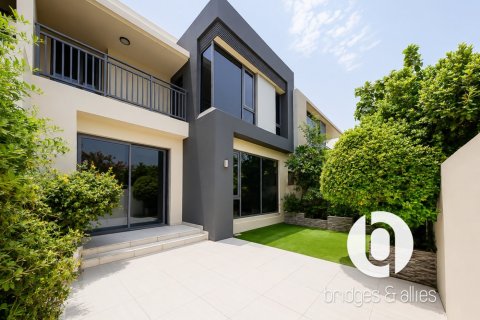 Villa à Dubai Hills Estate, Dubai, 4 chambres, 224 m², № 113418 - photo 2