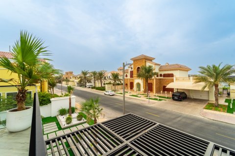 Villa in Palm Jumeirah, Dubai 4 bedrooms, 567 sq.m. № 97055 - photo 18