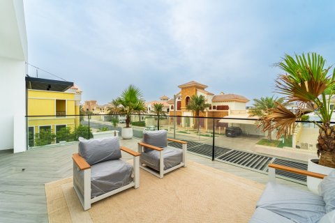 Villa in Palm Jumeirah, Dubai 4 bedrooms, 567 sq.m. № 97055 - photo 16