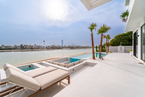 Villa in Palm Jumeirah, Dubai 4 bedrooms, 567 sq.m. № 97055 - photo 2