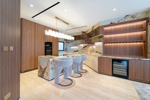 Villa in Palm Jumeirah, Dubai 4 bedrooms, 567 sq.m. № 97055 - photo 9