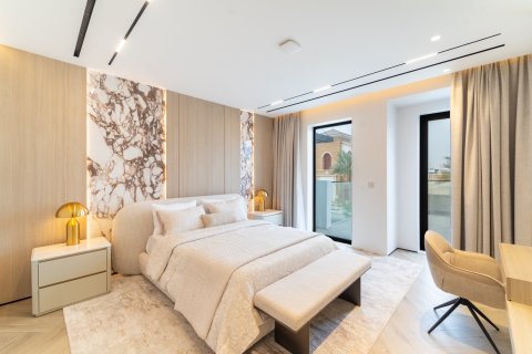 Villa in Palm Jumeirah, Dubai 4 bedrooms, 567 sq.m. № 97055 - photo 14