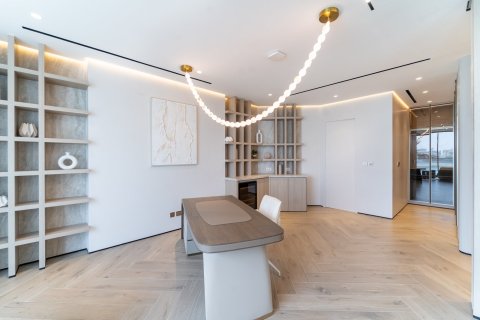 Villa in Palm Jumeirah, Dubai 4 bedrooms, 567 sq.m. № 97055 - photo 23