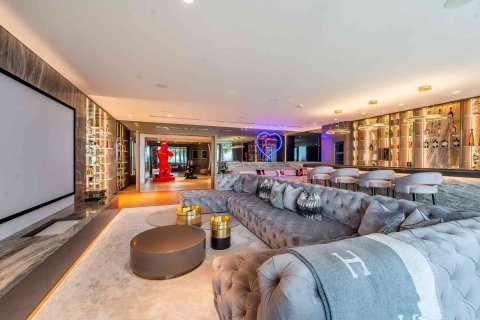 Apartment in Palm Jumeirah, Dubai 4 bedrooms, 776 sq.m. № 97049 - photo 29