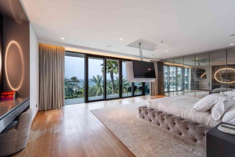 Apartment in Palm Jumeirah, Dubai 4 bedrooms, 776 sq.m. № 97049 - photo 17