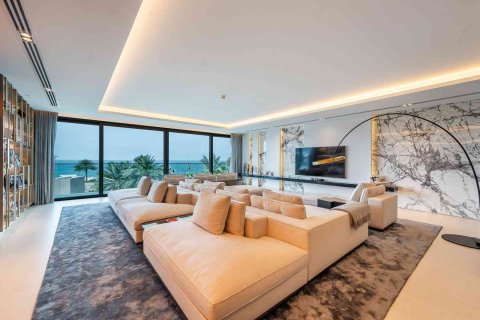 Apartment in Palm Jumeirah, Dubai 4 bedrooms, 776 sq.m. № 97049 - photo 14