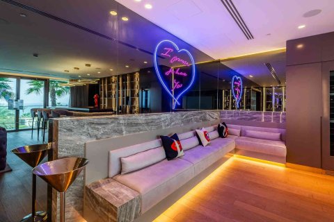 Apartment in Palm Jumeirah, Dubai 4 bedrooms, 776 sq.m. № 97049 - photo 2