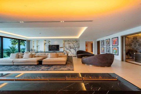 Apartment in Palm Jumeirah, Dubai 4 bedrooms, 776 sq.m. № 97049 - photo 9