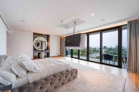 Apartment in Palm Jumeirah, Dubai 4 bedrooms, 776 sq.m. № 97049 - photo 16