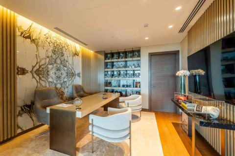 Apartment in Palm Jumeirah, Dubai 4 bedrooms, 776 sq.m. № 97049 - photo 24