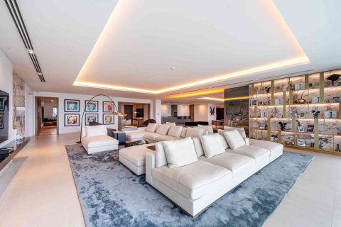 Apartment in Palm Jumeirah, Dubai 4 bedrooms, 776 sq.m. № 97049 - photo 5