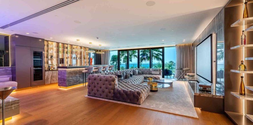 Apartment in Palm Jumeirah, Dubai 4 bedrooms, 776 sq.m. № 97049