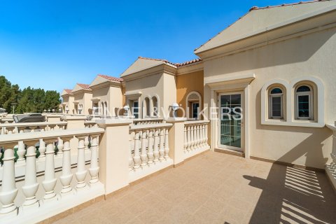 Townhouse in Jumeirah Village Triangle, Dubai 2 bedrooms, 152 sq.m. № 97054 - photo 10