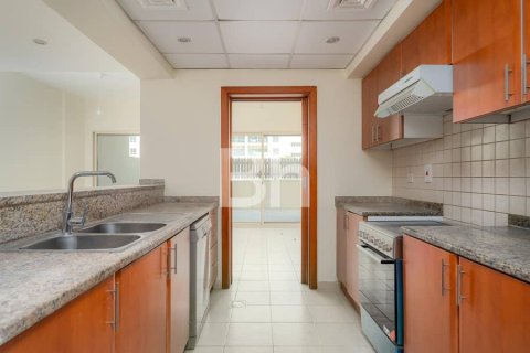 Снять в аренду квартиру в Дубае: 2 спальни, 188м², № 21470 - фото 8