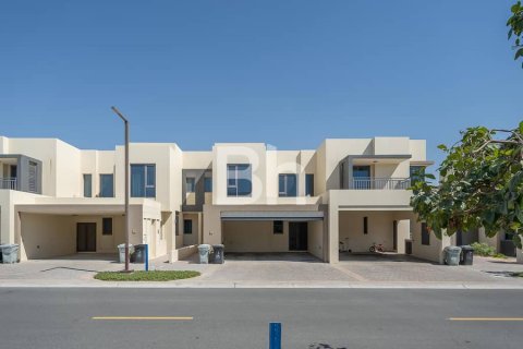 Townhouse in Dubai Hills Estate, Dubai 4 bedrooms, 202 sq.m. № 56275 - photo 1