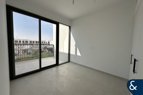 Villa in Town Square, Dubai 4 bedrooms, 379 sq.m. № 76338 - photo 15