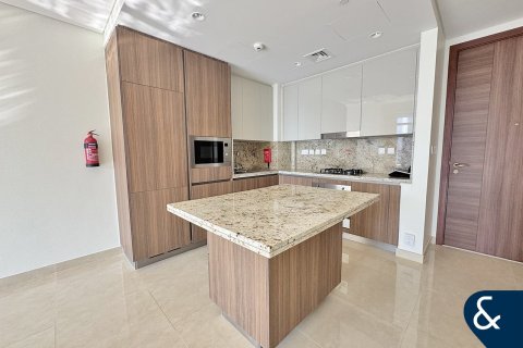 Снять в аренду квартиру в Даунтаун Дубай (Даунтаун Бурдж Дубай), Дубай: 1 спальня, 81м², № 76339 - фото 1