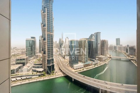 Appartement à Al Habtoor City, Business Bay, Dubai, 2 chambres, 140.38 m², № 127449
