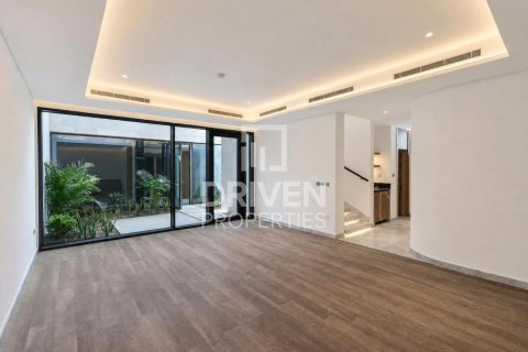 Villa in Tilal Al Ghaf, Dubai 5 bedrooms, 945.1 sq.m. № 127450 - photo 5