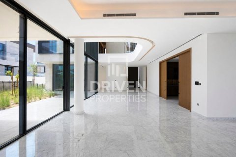Villa in Tilal Al Ghaf, Dubai 5 bedrooms, 945.1 sq.m. № 127450 - photo 2