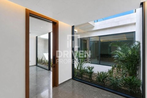 Villa in Tilal Al Ghaf, Dubai 5 bedrooms, 945.1 sq.m. № 127450 - photo 12