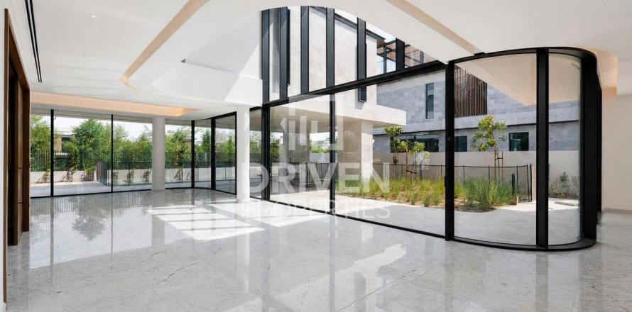 Villa in Tilal Al Ghaf, Dubai 5 bedrooms, 945.1 sq.m. № 127450